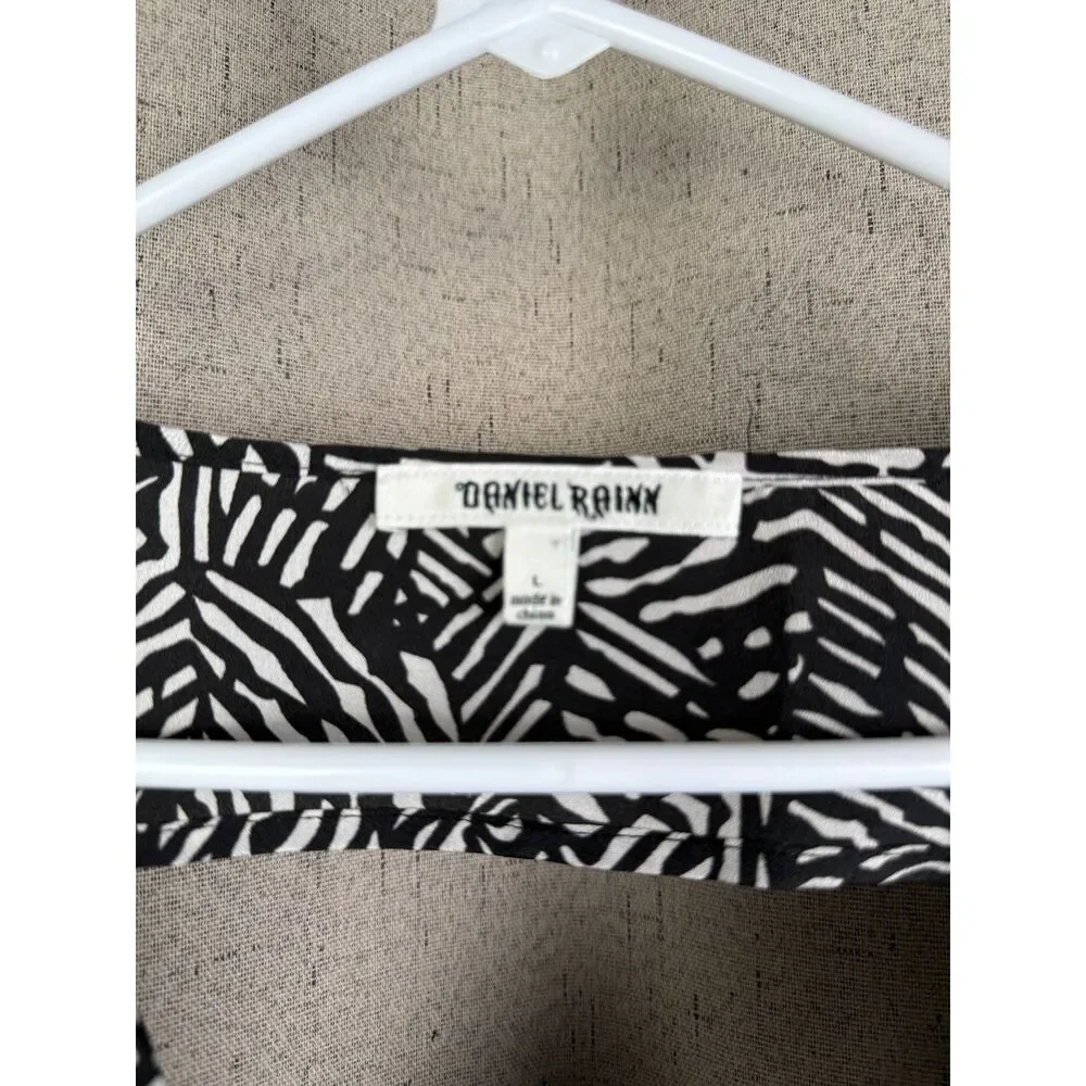 Daniel Rainn Black White Abstract Geometric Peplum‎ Top